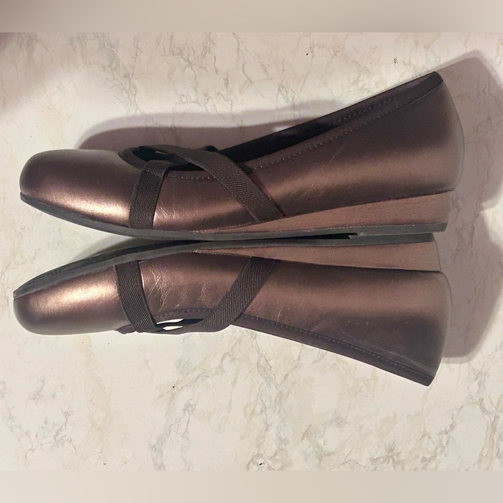 Vionic Dakota Slip On Shoes Size 6 - Picture 5 of 10